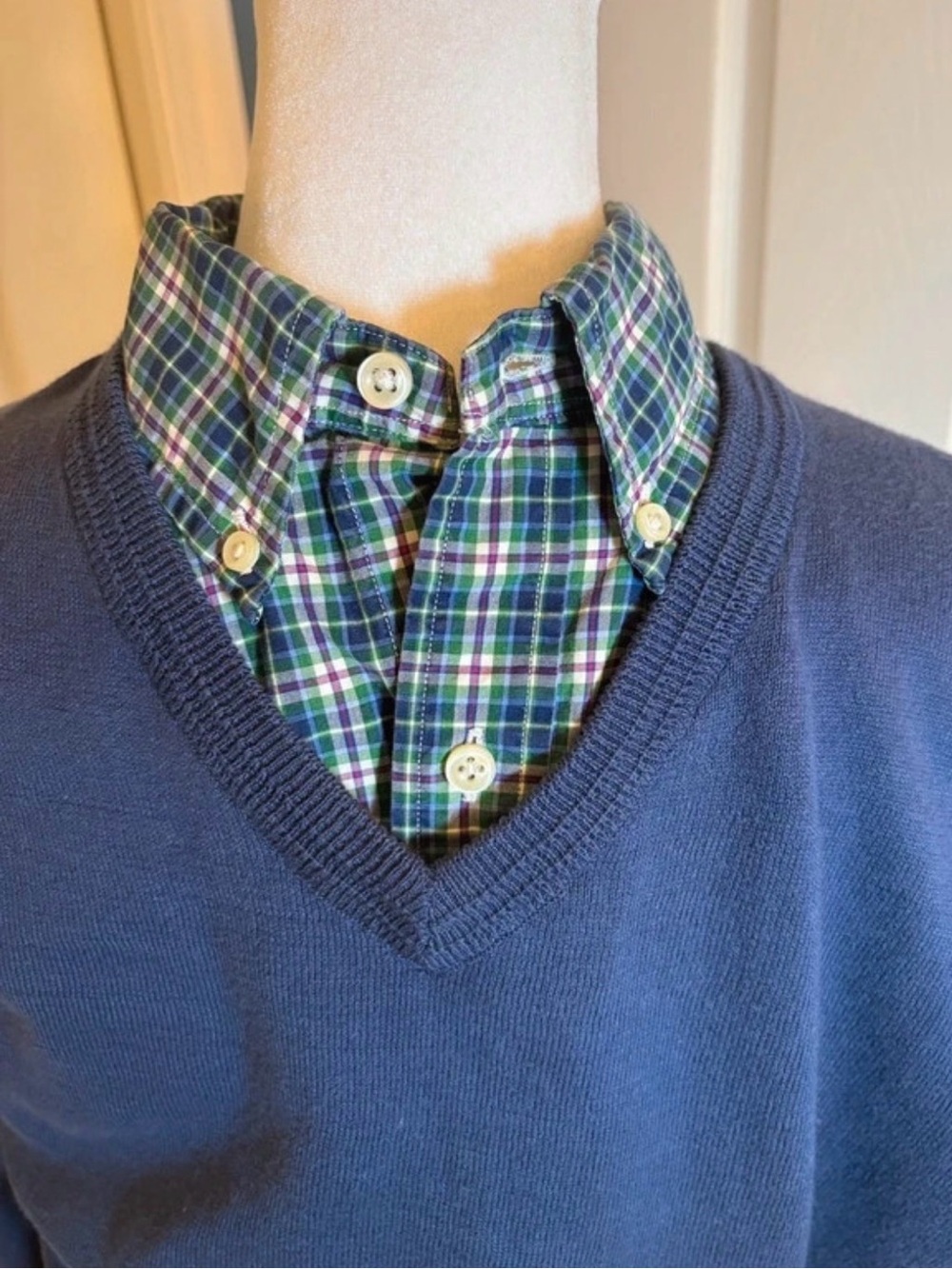Men’s GAP Blue V-neck Sweater / Size Medium